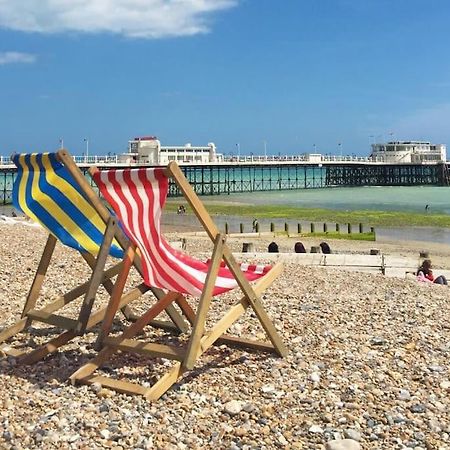 Lovely Bijou Loft Apt, One Road Back From The Sea Lägenhet Worthing Exteriör bild